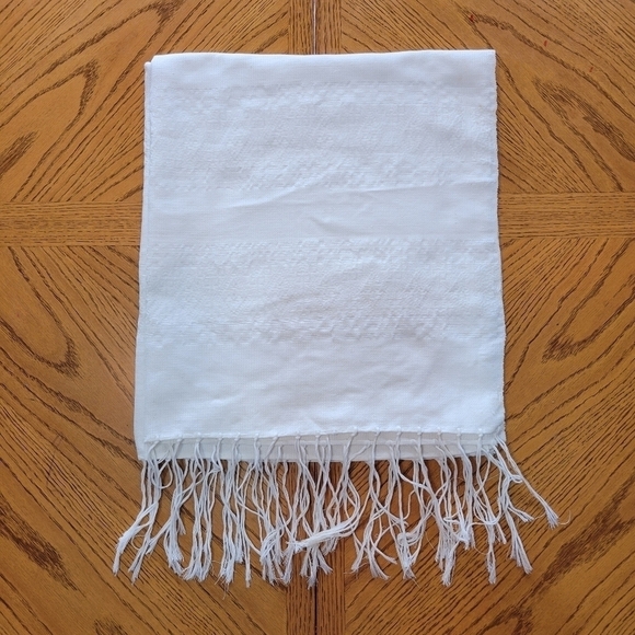 Vtg White Rectangle Small Tablecloth - Picture 1 of 1